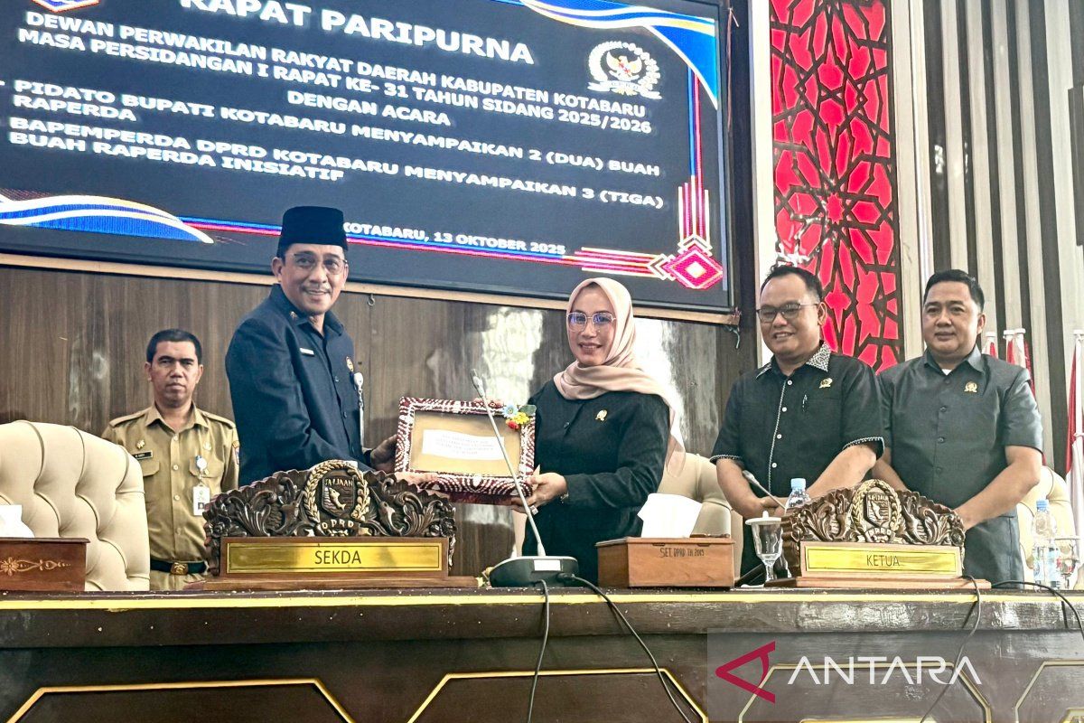 DPRD Kotabaru paripurnakan penyampaian dua Raperda