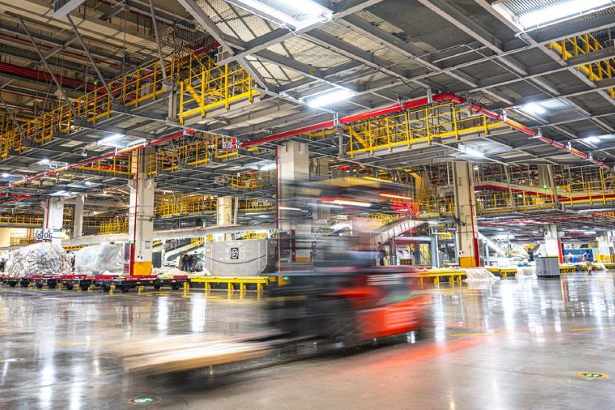 Sektor Logistik China Laporkan Ekspansi Aktivitas Bisnis Berkelanjutan