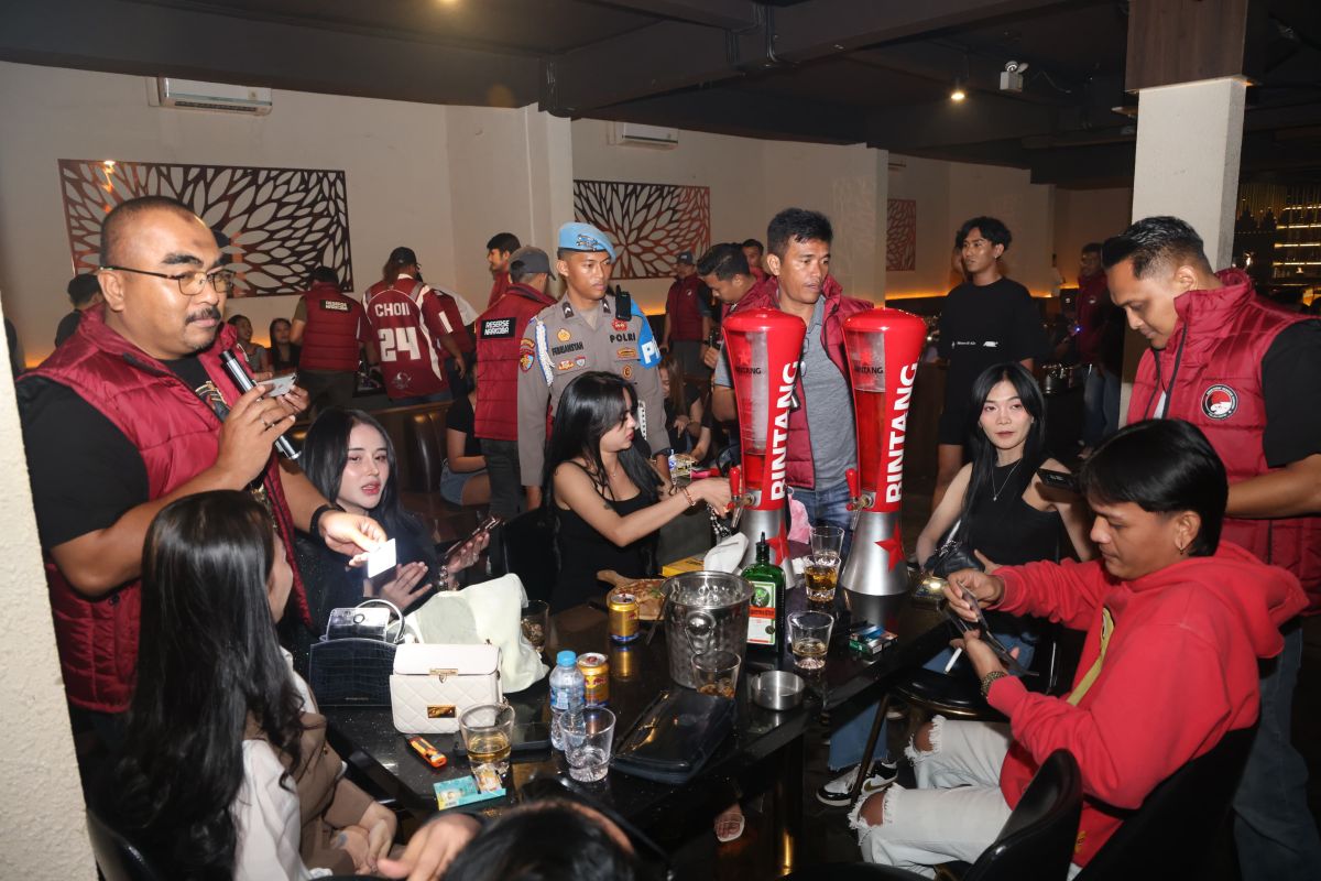 Polda Kepri razia 11 tempat hiburan malam di Batam