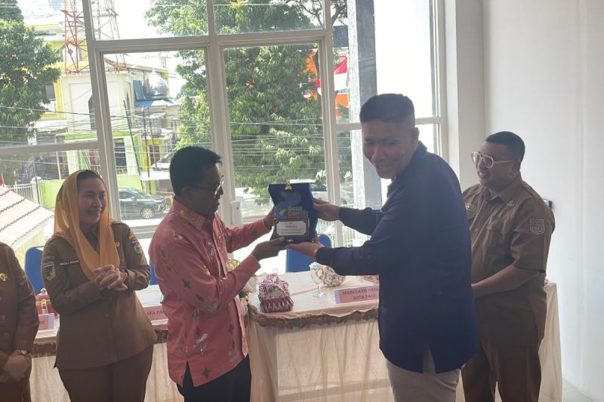 Kelurahan Tanamodindi terima penghargaan kelurahan cinta statistik