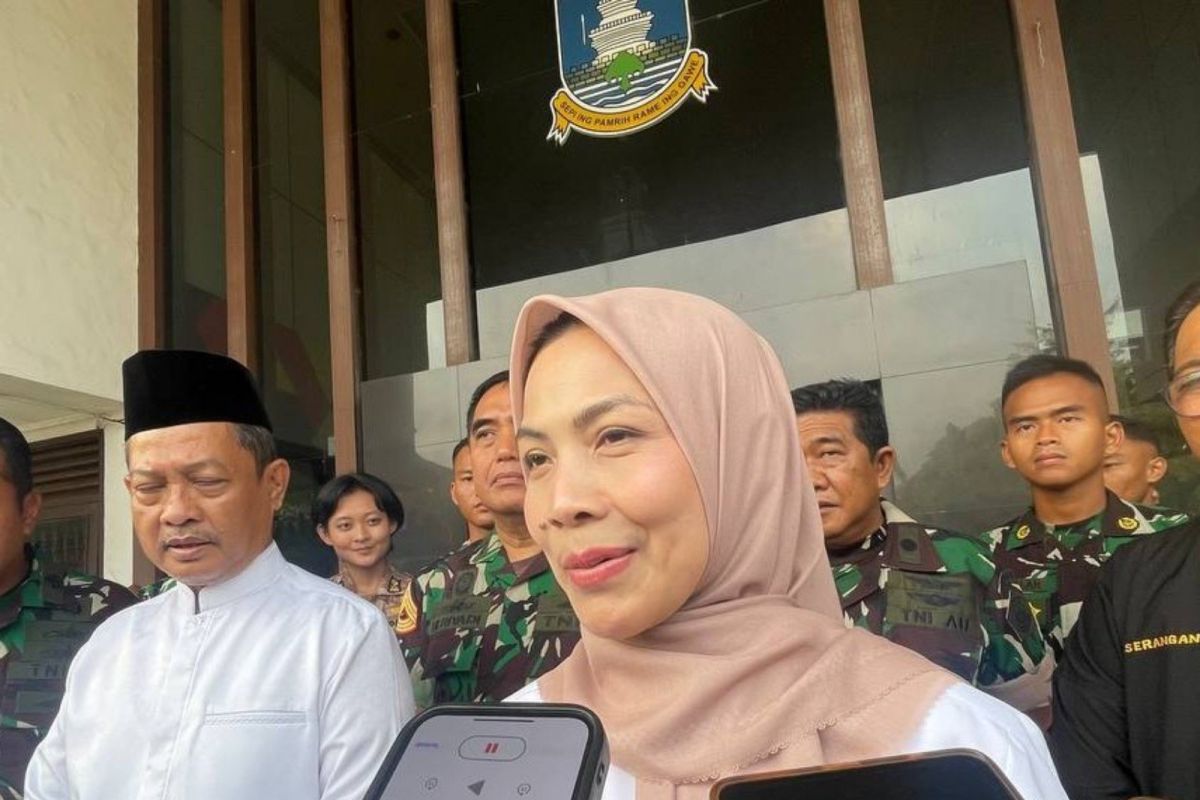 Dikeluhkan warga, tim dibentuk atasi kemacetan truk di Bojonegara Serang