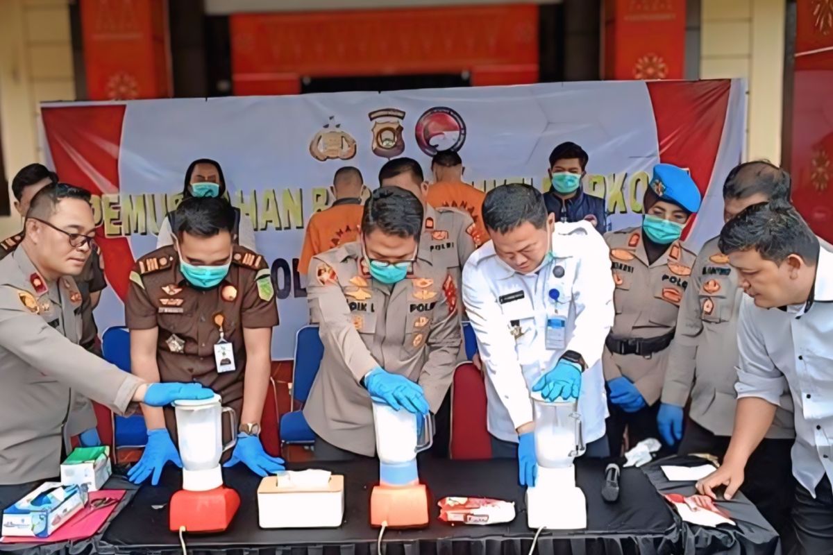 Polres OKU Timur musnahkan barang bukti 1 kilogram narkoba jenis sabu