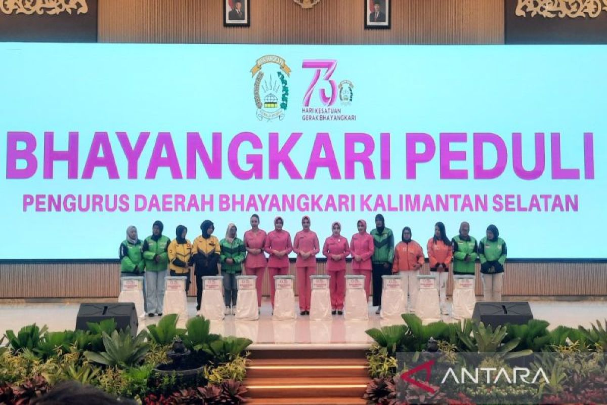 Bhayangkari Peduli bantu 500 driver ojol di Kalsel dengan paket sembako