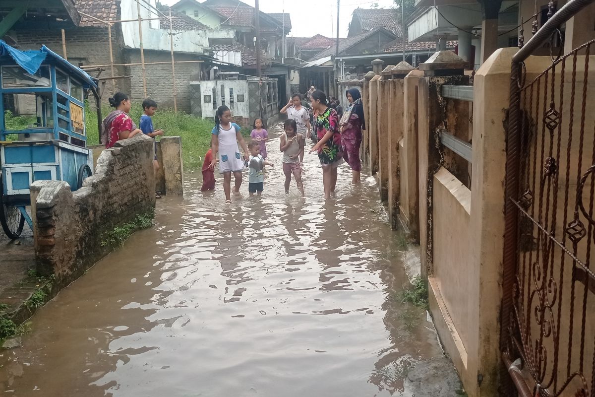 Sejumlah perkampungan di Rangkasbitung dilanda banjir 