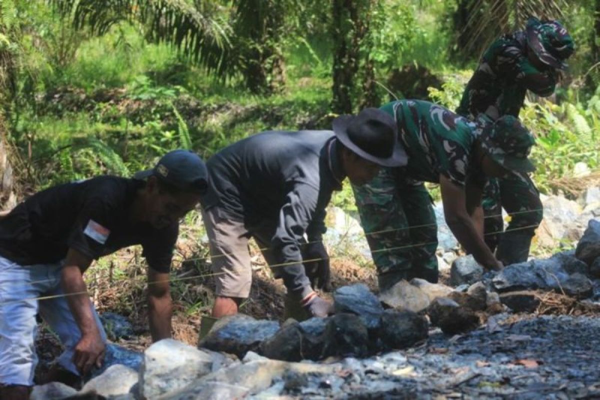 Tanah Bumbu Kodim's TMMD accelerates village infrastructure development