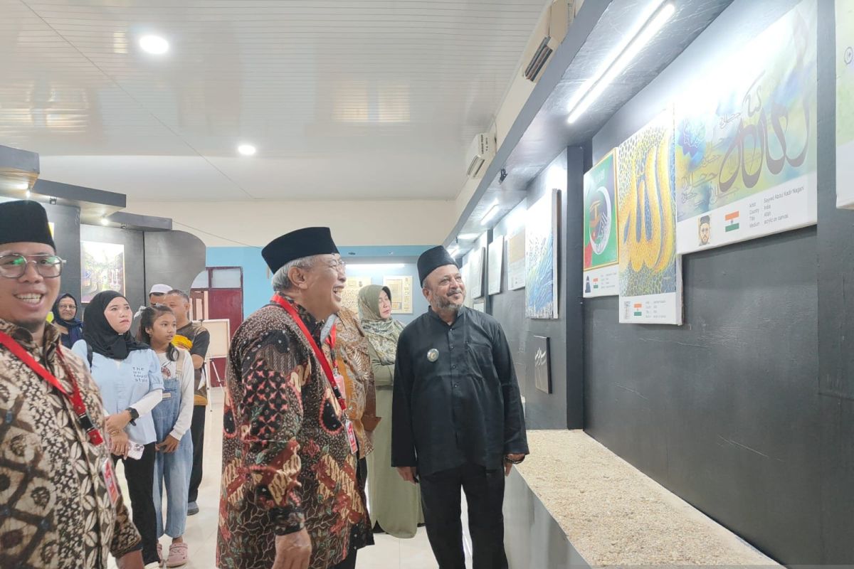 200 karya Kaligrafi dari 50 negara  meriahkan STQH Nasional 2025 di Kendari