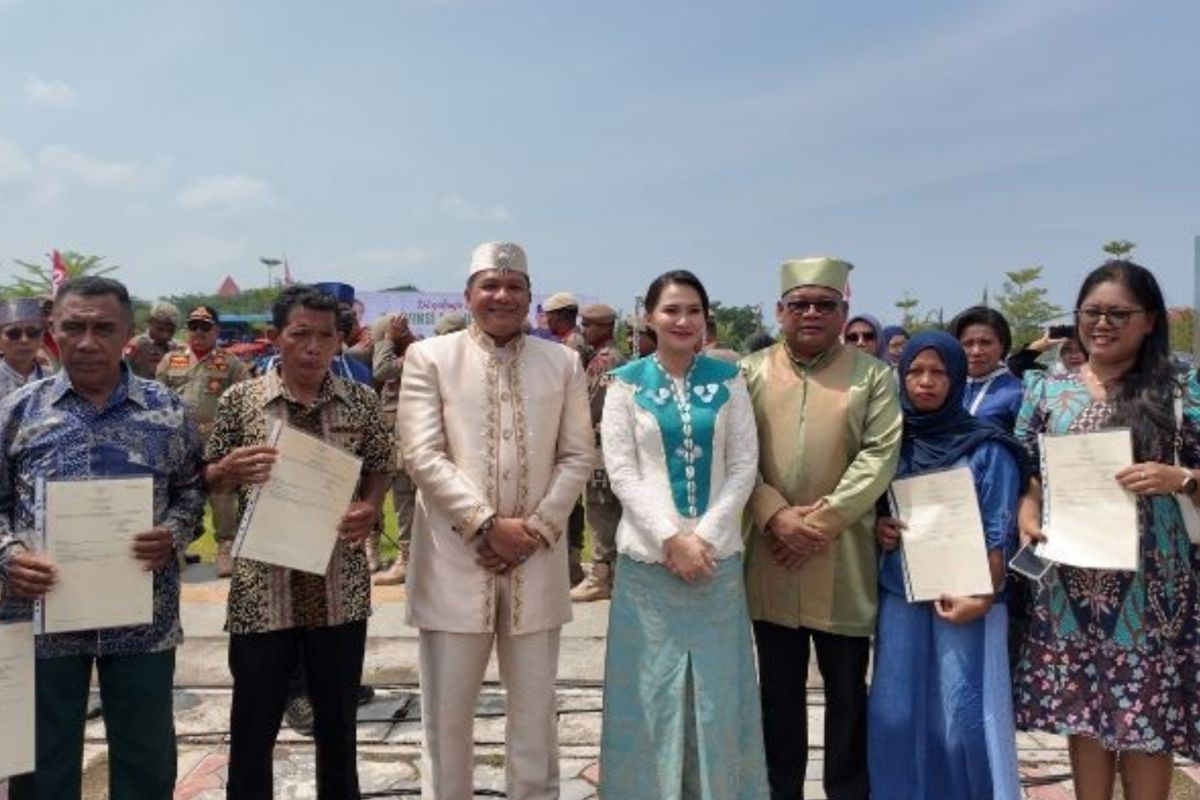 BPN serahkan 14 sertipikat tanah ke Pemprov Malut dan masyarakat