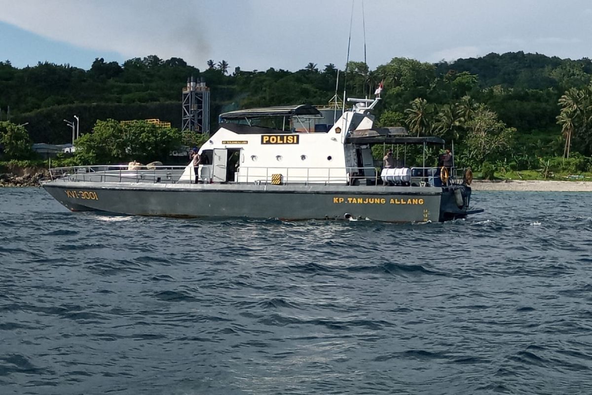 Polda Maluku patroli perairan Maluku selama kunjungan Wapres