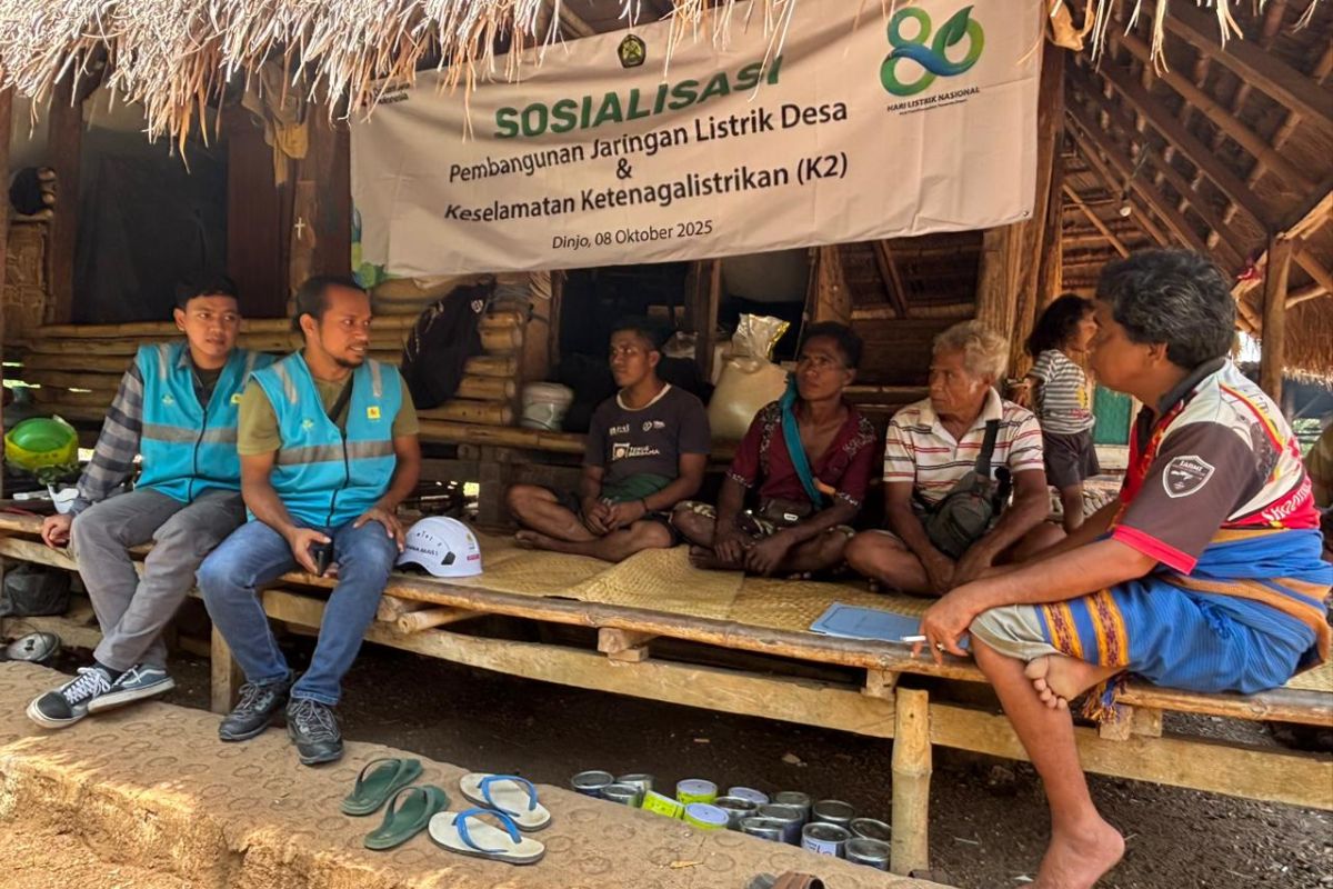 PLN NTT sosialisasikan pembangunan jaringan listrik di pedalaman Sumba