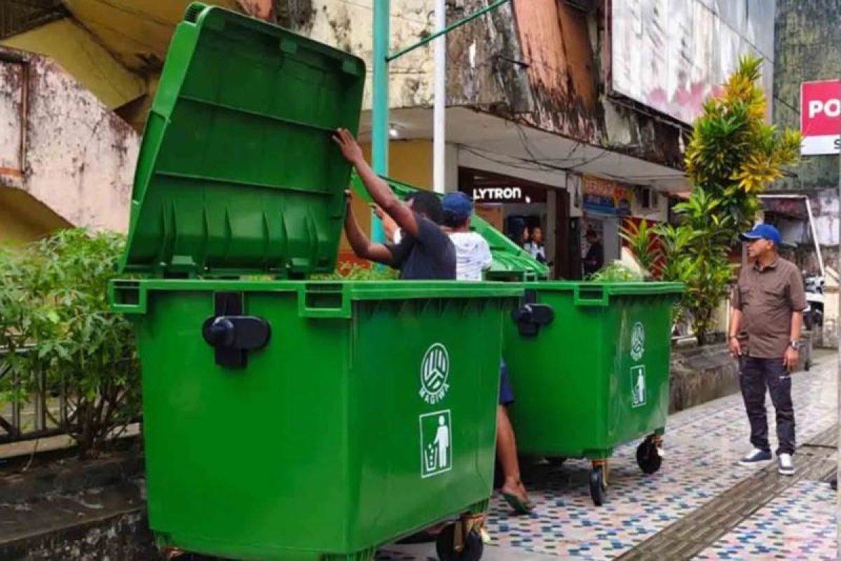 DLHP Kota Ambon sediakan 11 tempat sampah modern di sejumlah titik strategis