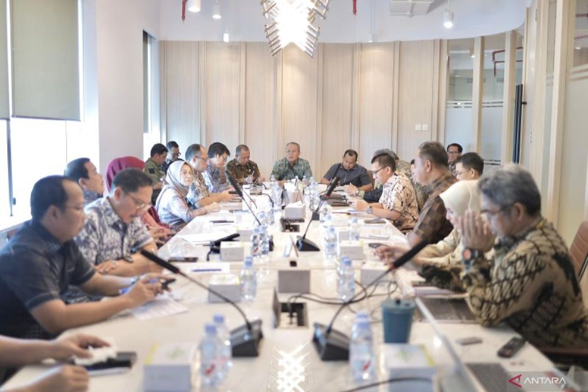 DPRD konsultasikan Raperda penyertaan modal Bank Kalsel ke ASBANDA