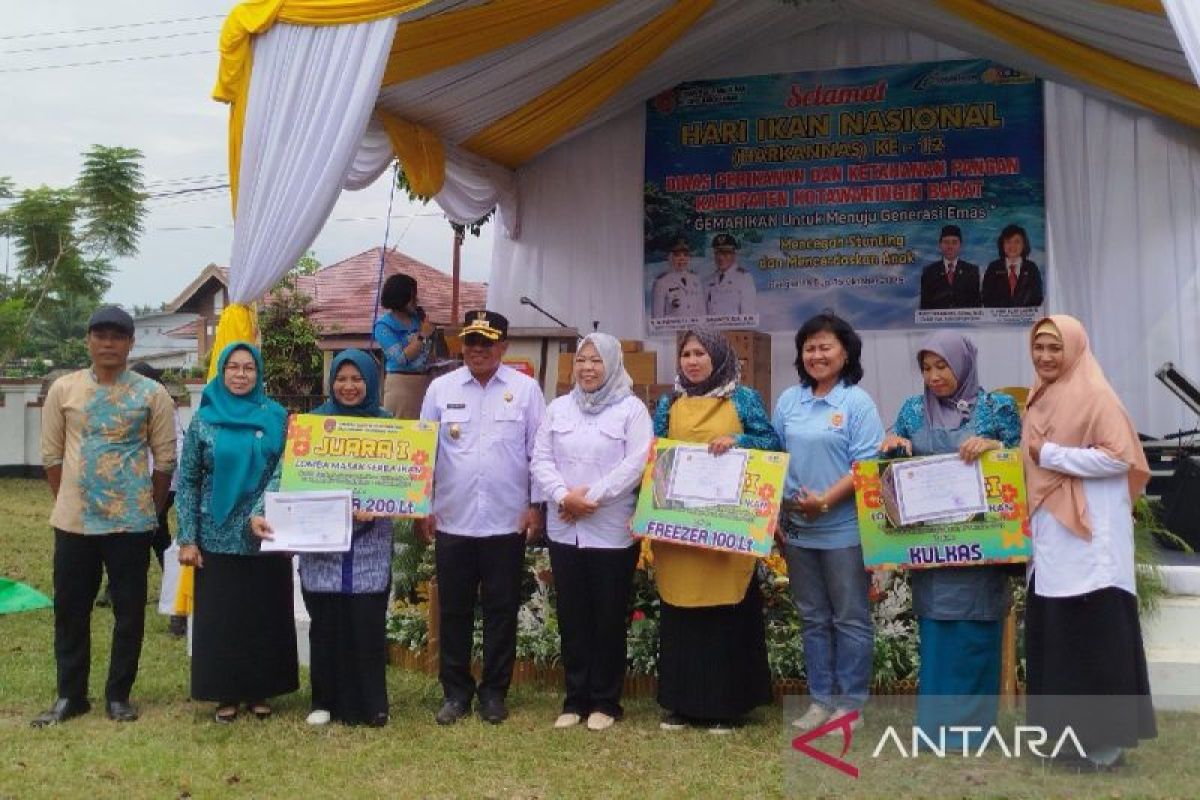 Bupati Kobar ajak masyarakat perbanyak makan ikan