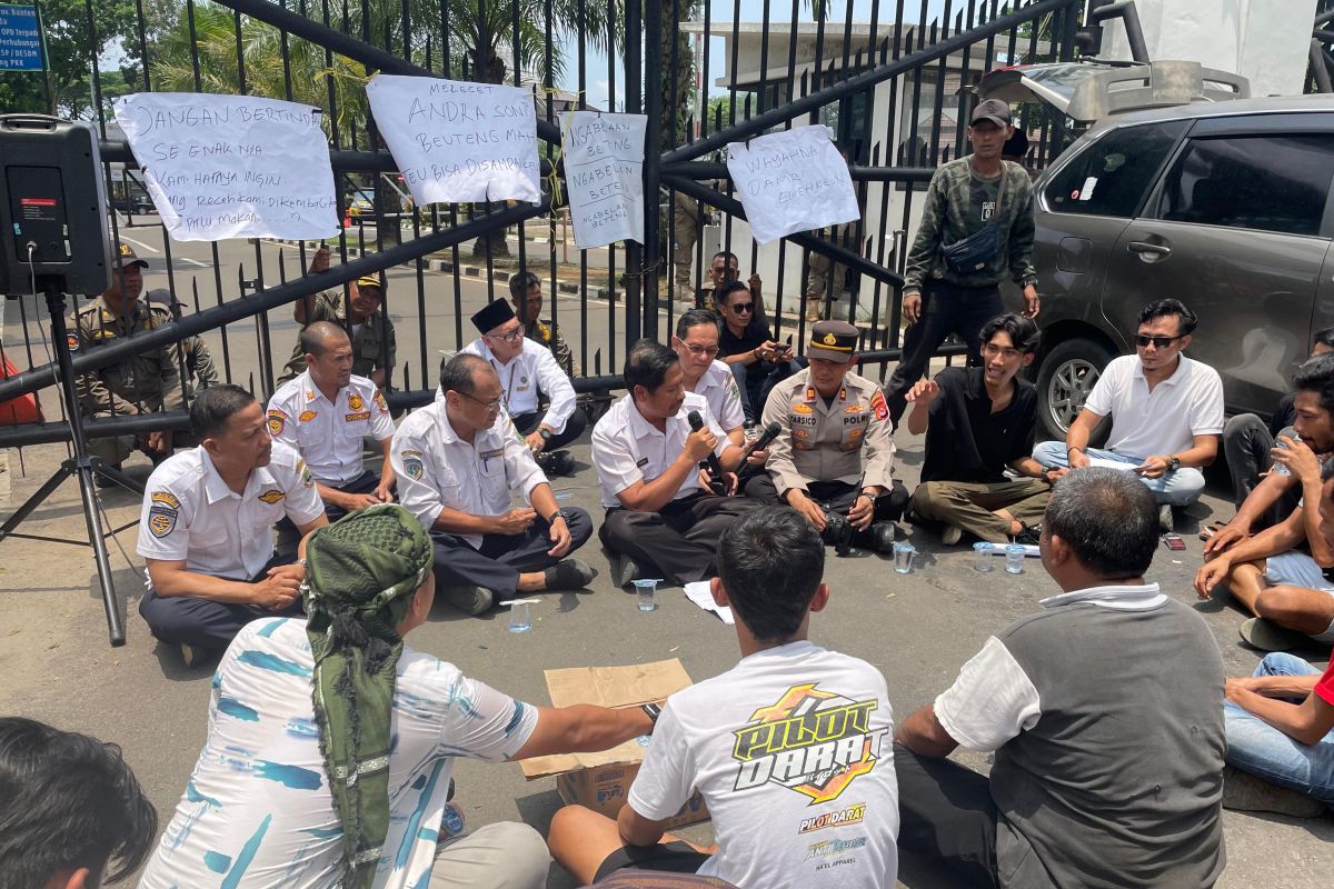 Pemprov Banten siap evaluasi Trans Banten biar tak rugikan angkot