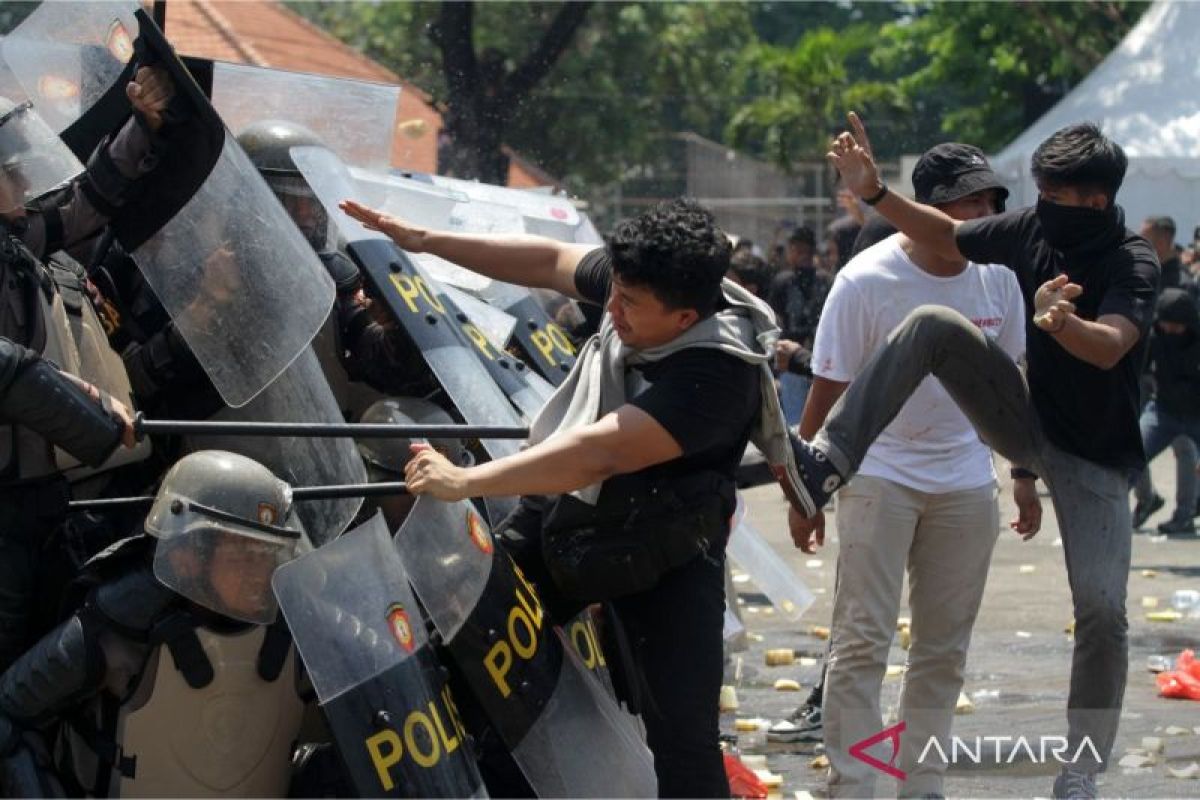 Polda Jatim tingkatkan kesiapan pengamanan kota lewat simulasi Sispamkota