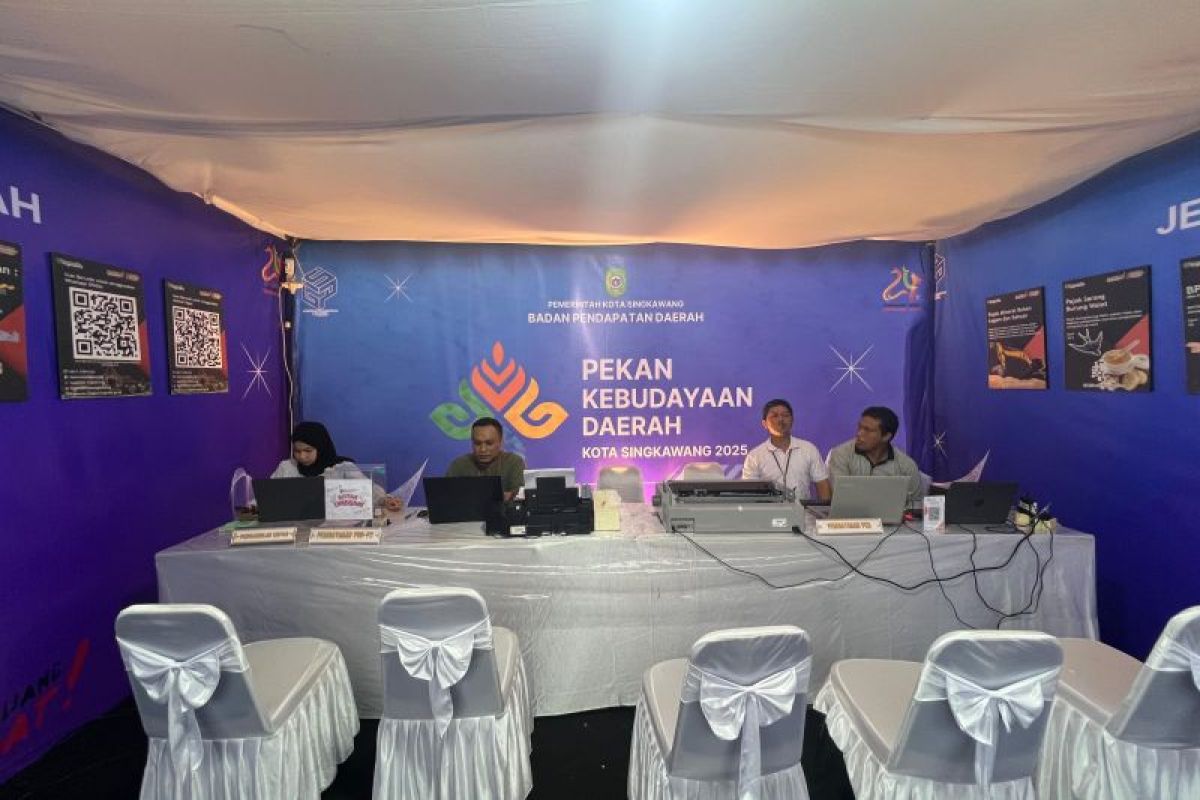 Bapenda Kota Singkawang buka stan layanan pajak keliling di arena PKD 2025