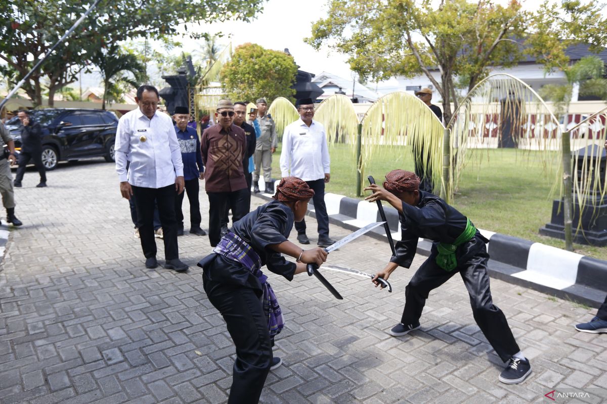 Fadli Zon tinjau Balai Pelestarian Kebudayaan di Gorontalo