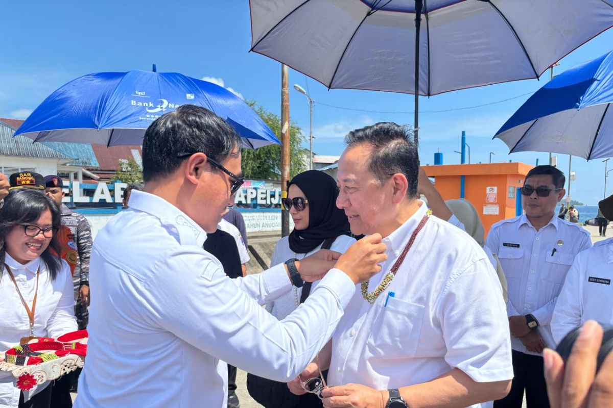 Perjalanan Irman Gusman Menembus Samudra Mentawai: Antara Tugas Dinas dan Pesona Alam Sikerei