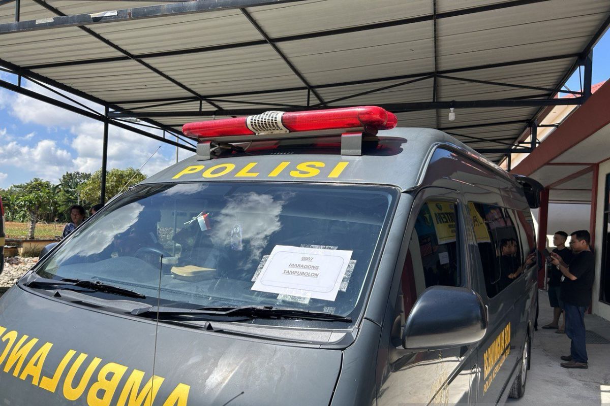 Dokkes Polda Kepri fasilitasi ambulans untuk korban kebakaran kapal