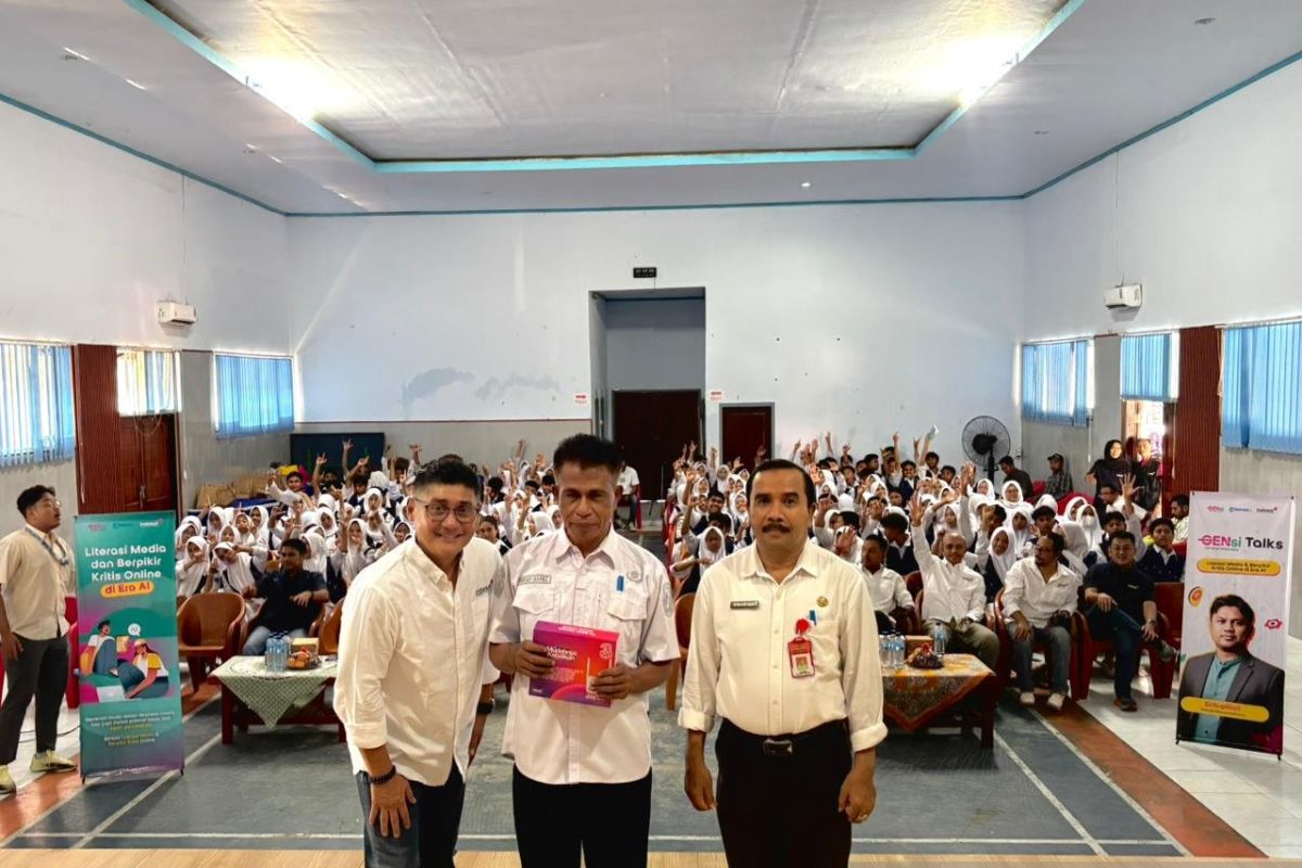 Perusahaan telekomunikasi perkuat literasi digital pelajar di Bima