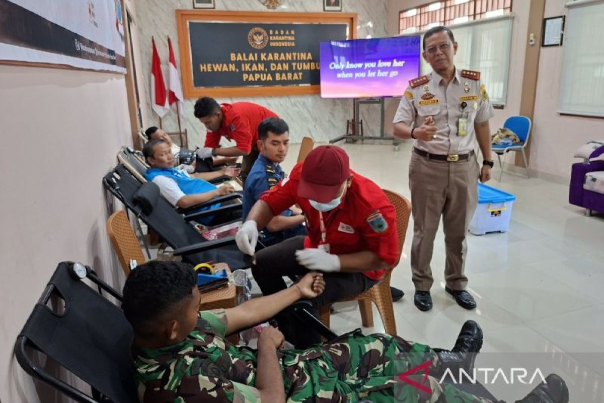 BKHIT Papua Barat target kumpulkan 100 kantong darah sambut Hari Karantina