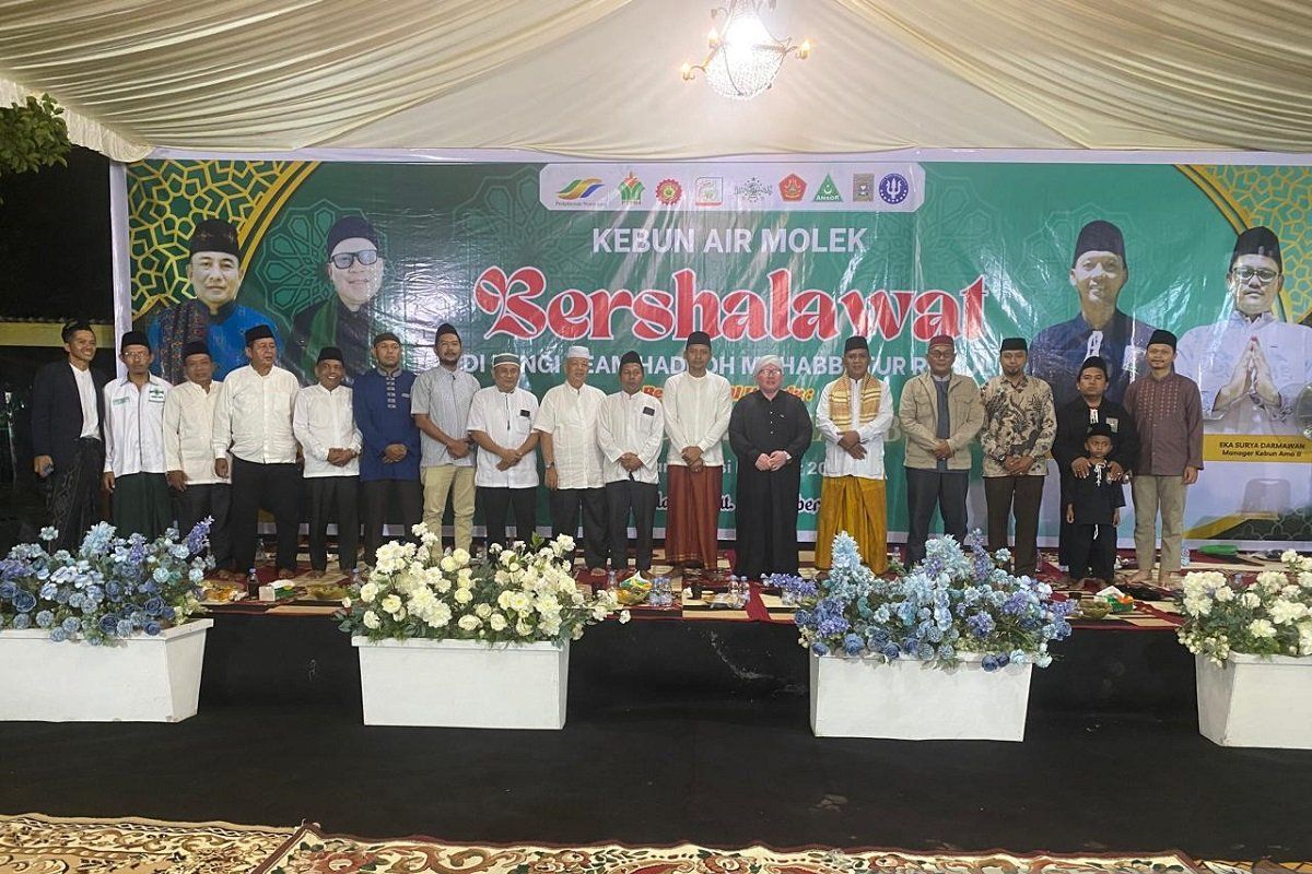 Ratusan Jemaah Air Molek Larut dalam Kemeriahan Shalawat Bersama PTPN IV Regional III