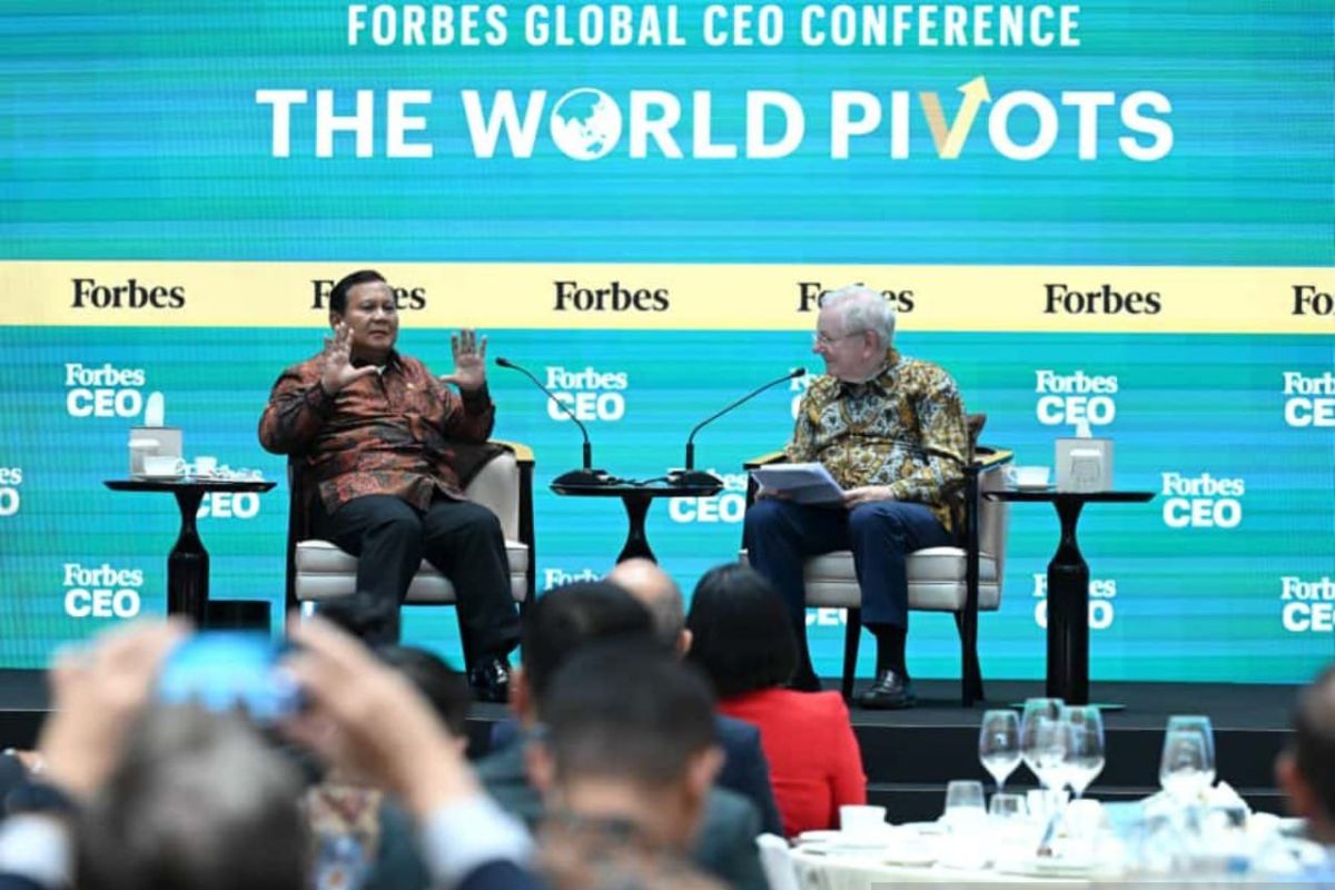 Seskab catat 8 poin dialog Prabowo-Forbes, soal kepemimpinan dan MBG