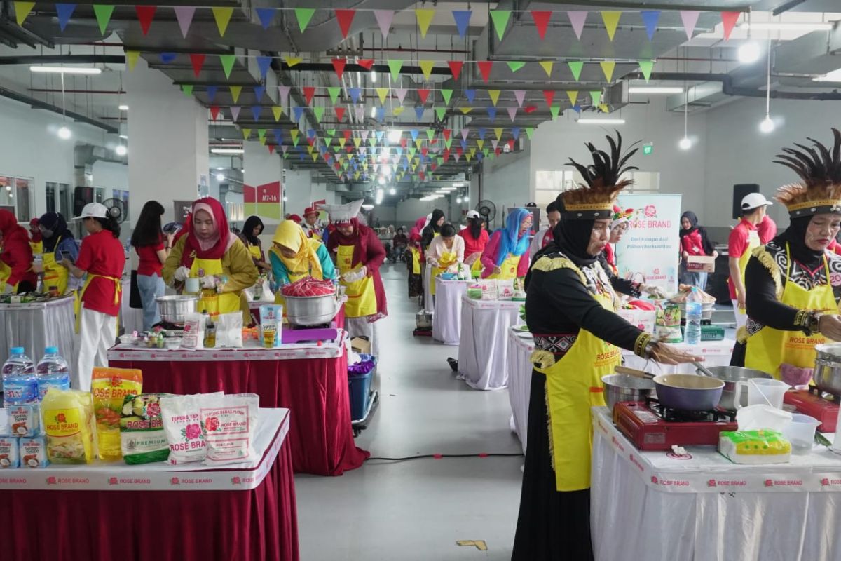 Senen Jaya dan Rose Brand gelar festival kue lapis Jakarta 2025