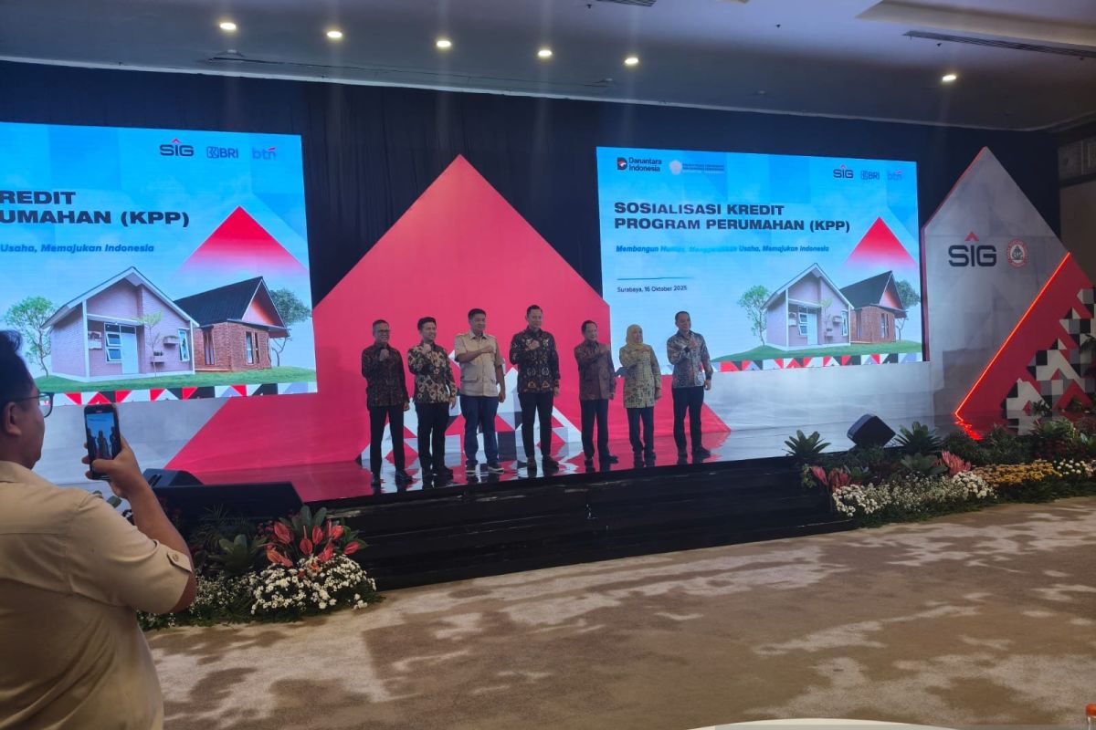 Menteri PKP minta kepala daerah permudah pengurusan rumah MBR