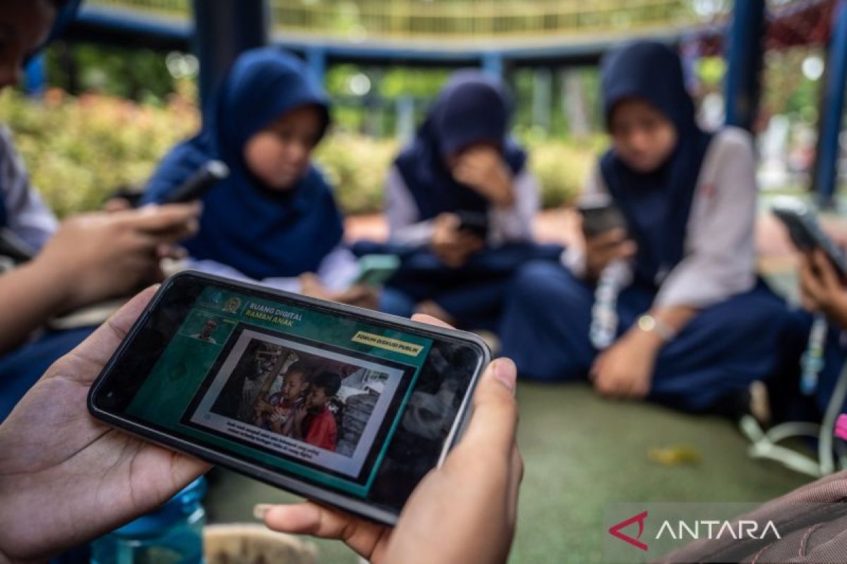 Indonesia boosts efforts to protect children in cyberspace