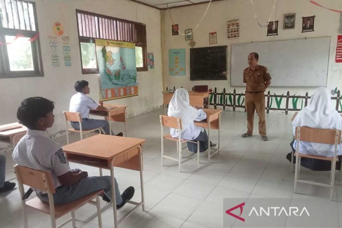 Demi asa anak pedalaman, guru di Aceh Selatan tiga jam arungi sungai