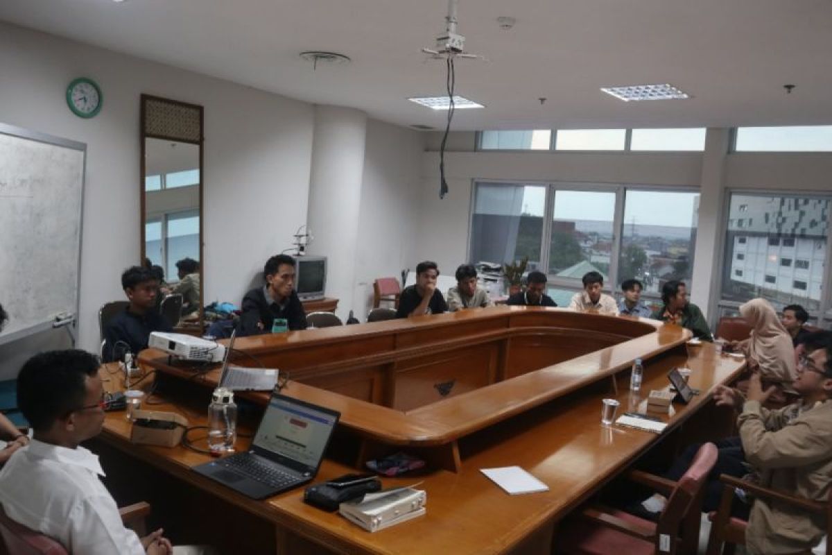 Mahasiswa UMS yang tergabung JIMM Solo Raya hidupkan kembali tradisi intelektual lewat diskusi pemikiran