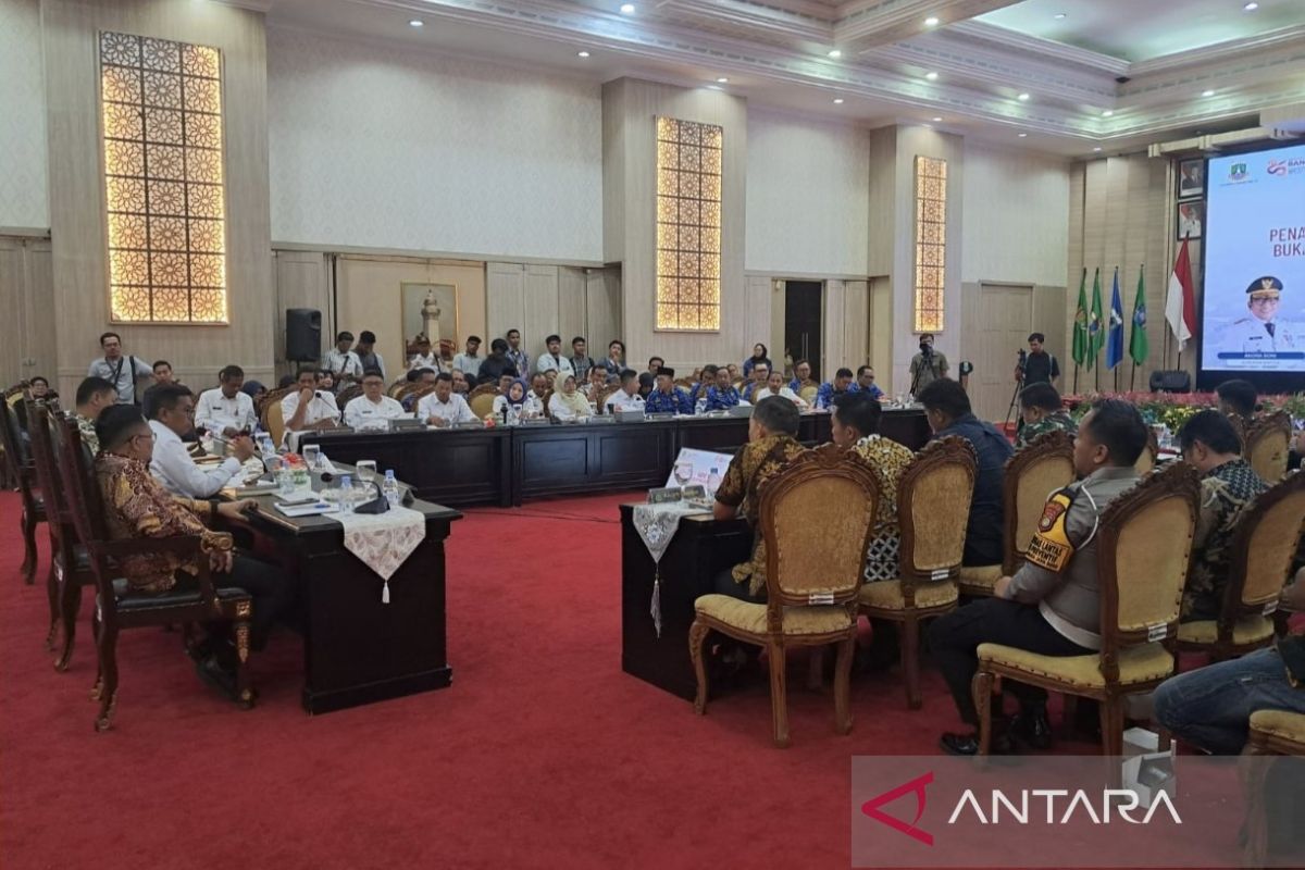 Kurangi kemacetan, Pemprov Banten atur jam operasional truk tambang