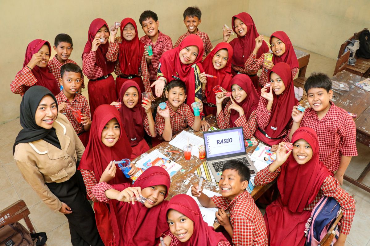 Belajar rasio jadi seru dengan Game dan Eksperimen Warna