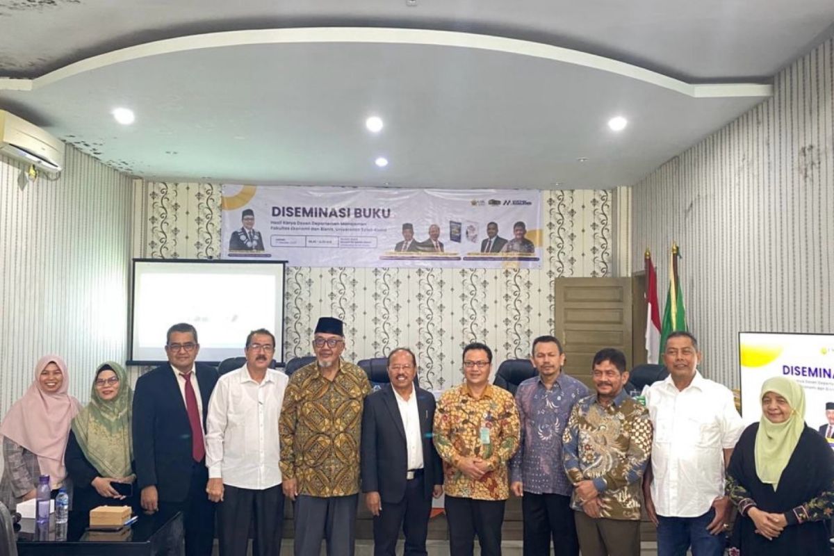 FEB USK bedah dua buku pemasaran, bahas isu pemerintahan dan strategi bisnis digital