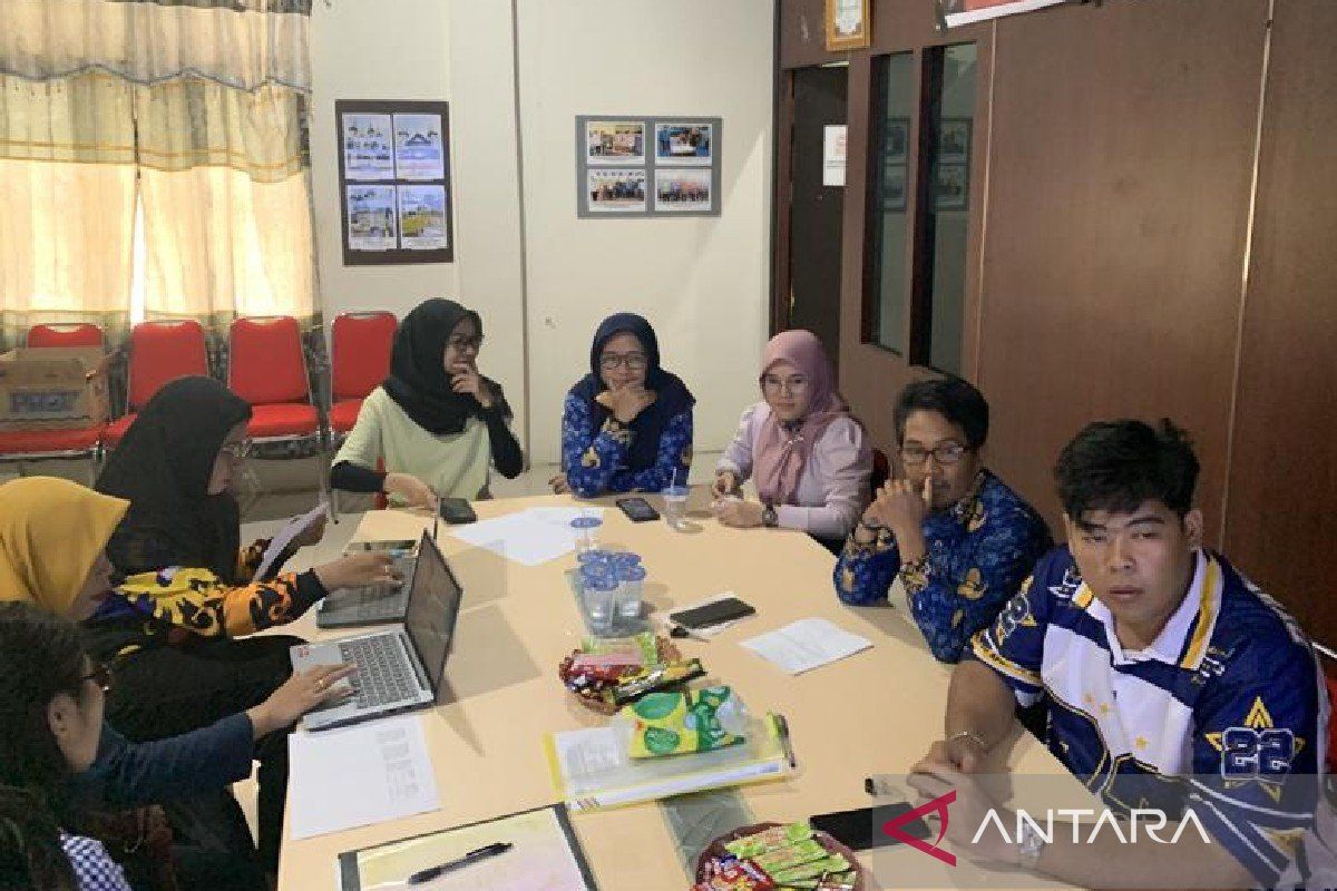 Disarpustaka Kapuas dampingi sekolah di Tamban Catur terapkan aplikasi Srikandi