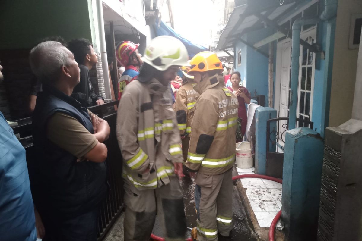 Empat orang luka bakar akibat ledakan gas di Kiaracondong