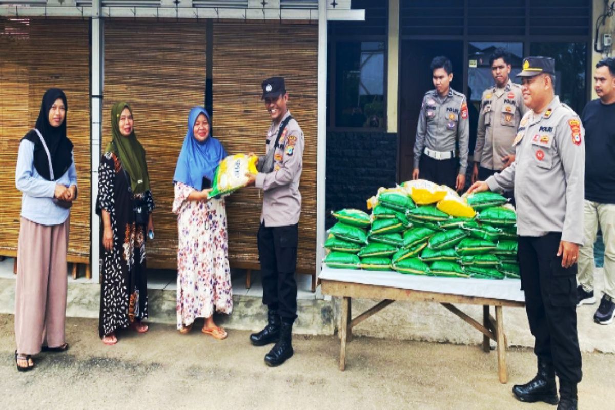 Polsek Kintap distribusikan 10 ton beras SPHP