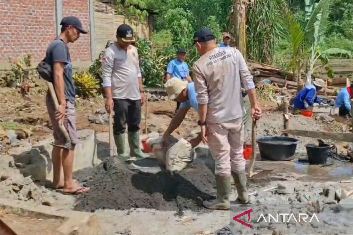 Pemkab Rejang Lebong bedah ratusan rumah warga tidak layak huni