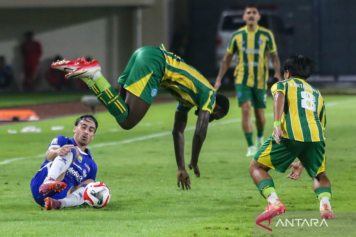 Bojan sebut kemenangan Persib dari PSBS Biak jadi modal positif