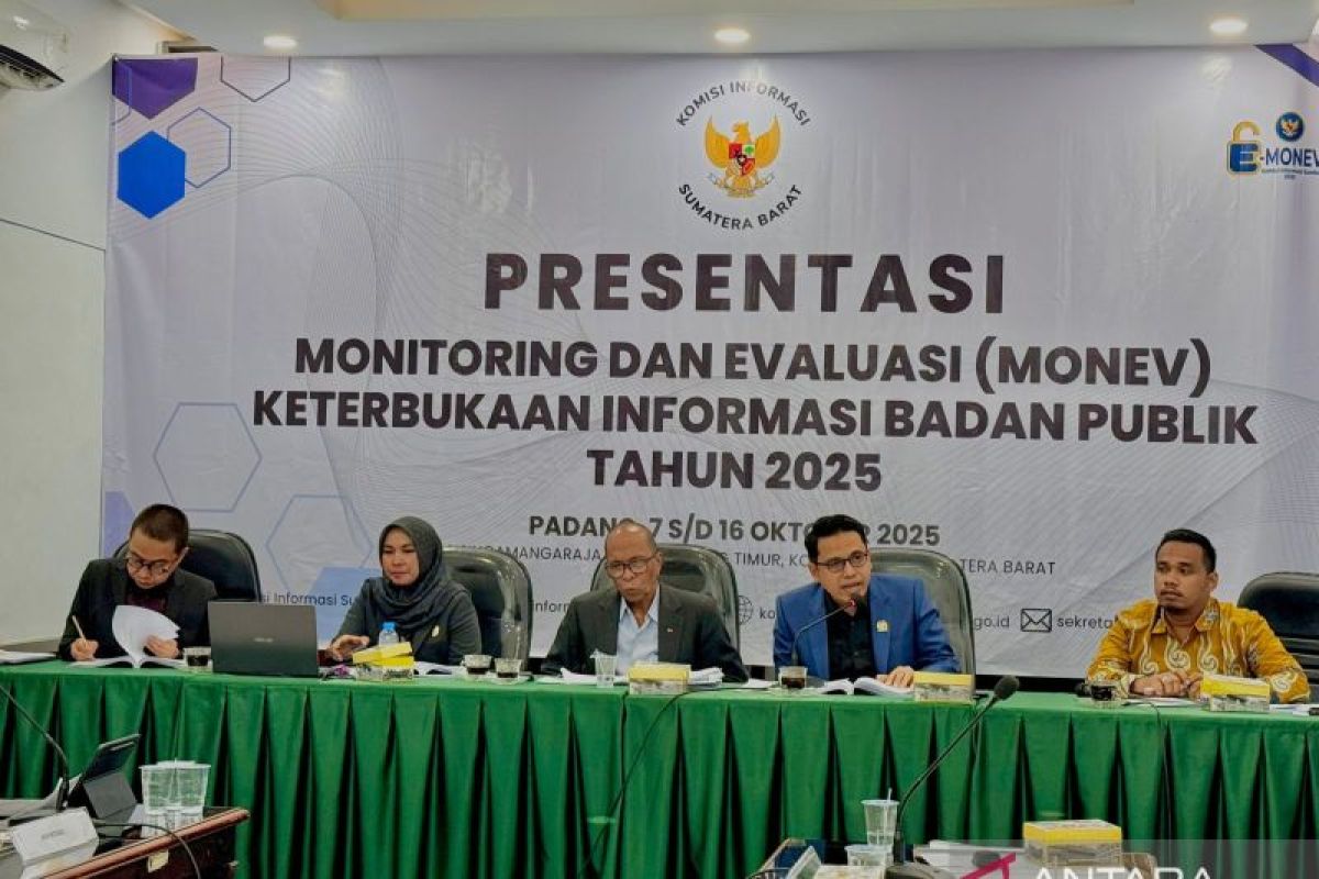 KI Sumbar selesaikan tahapan monev 128 badan publik secara maraton