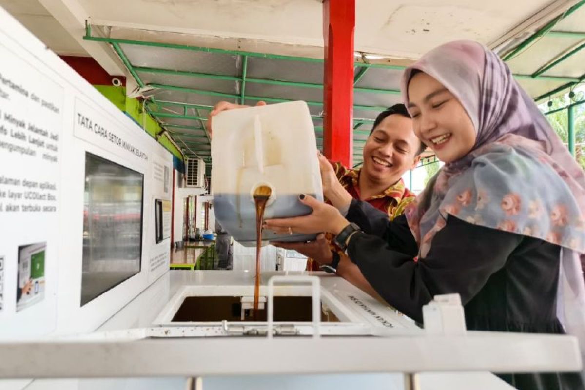 1.547 liter minyak jelantah terkumpul UCOllect Box Komperta Plaju, jadi bahan baku bahan bakar pesawat