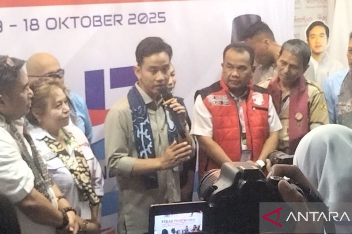 Gibran ajak relawan doakan Prabowo yang baru saja berulang tahun