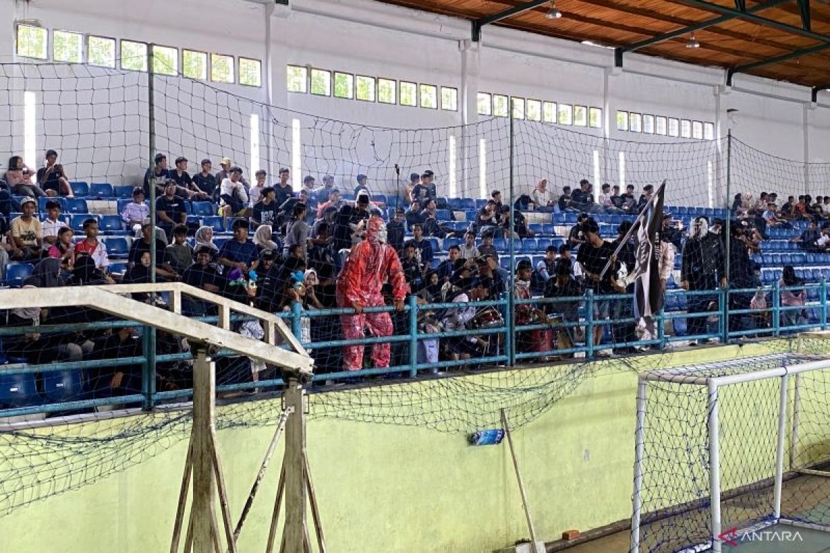 Antusias penonton warnai pekan kedua Liga Futsal Pelajar 2025 Pangkalpinang