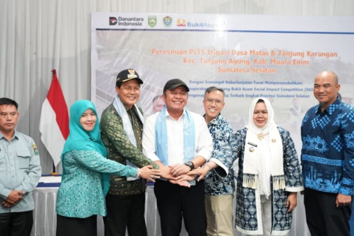 Gubernur Sumsel dan Bupati Muara Enim resmikan PLTS irigasi di Desa Matas dan Tanjung Karangan