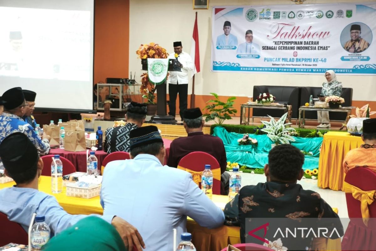 Bupati Hermus ajak pemuda Islam dukung pembangunan Papua Barat