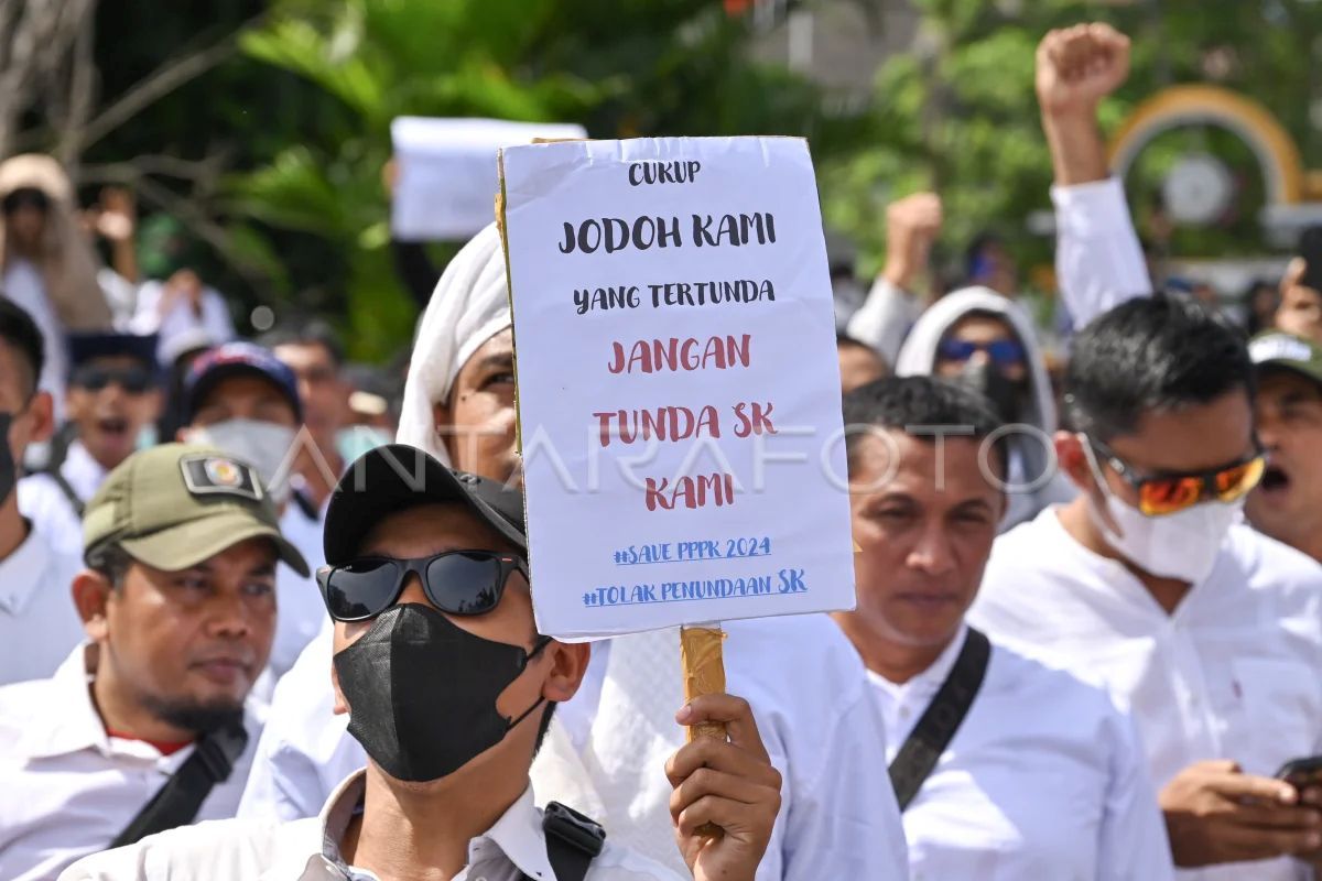 Menata ulang harapan honorer di tengah pemangkasan anggaran