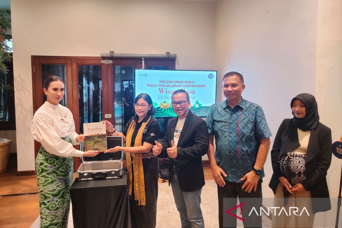 Buku Wisata Rasa Bumi Pasundan diharap perkuat gastronomi Indonesia