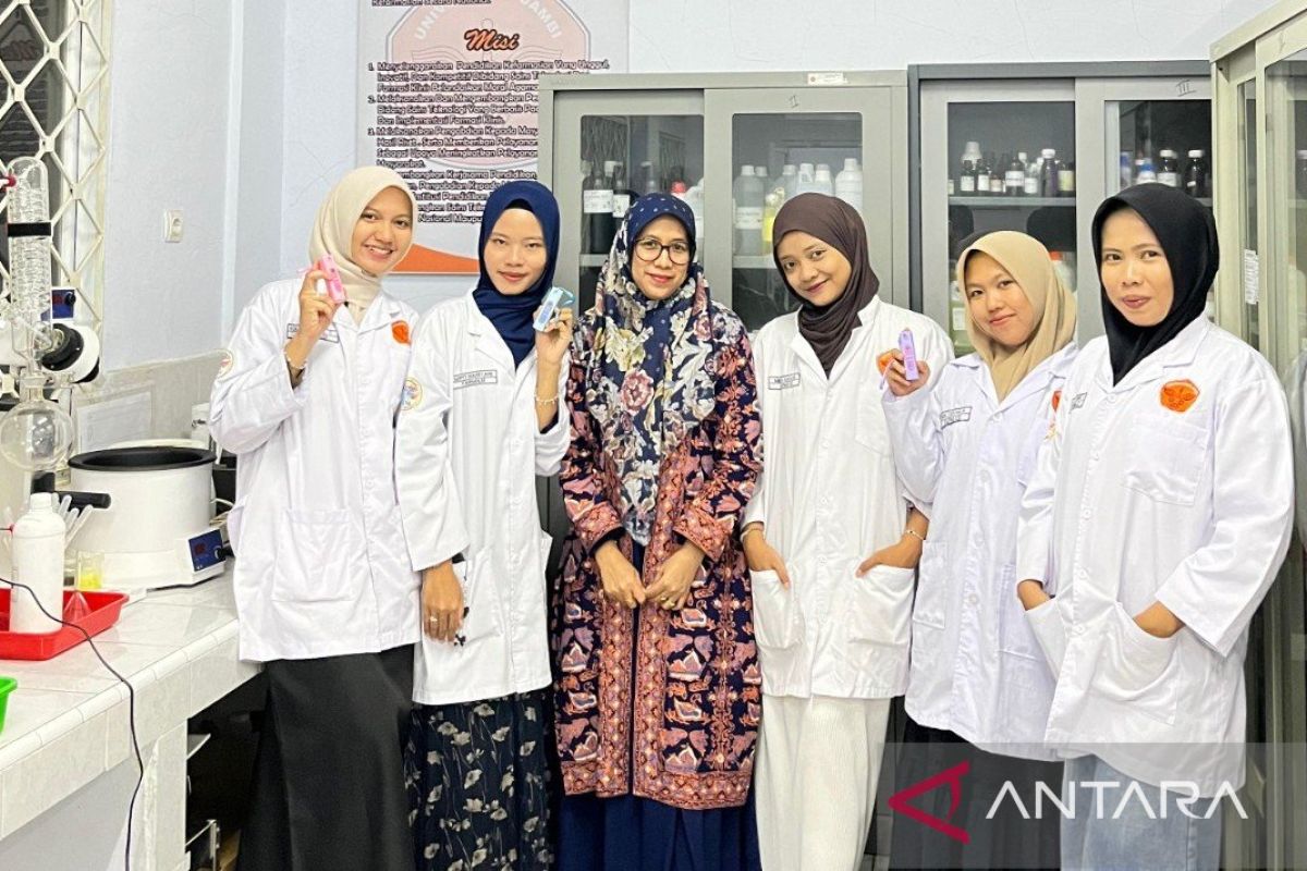 Mahasiswa Universitas Jambi riset biji jintan hitam jadi penghilang bau mulut