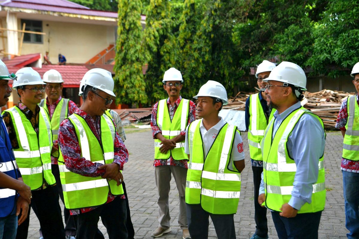 Revitalisasi sekolah di Makassar beri harapan bagi guru-pekerja 