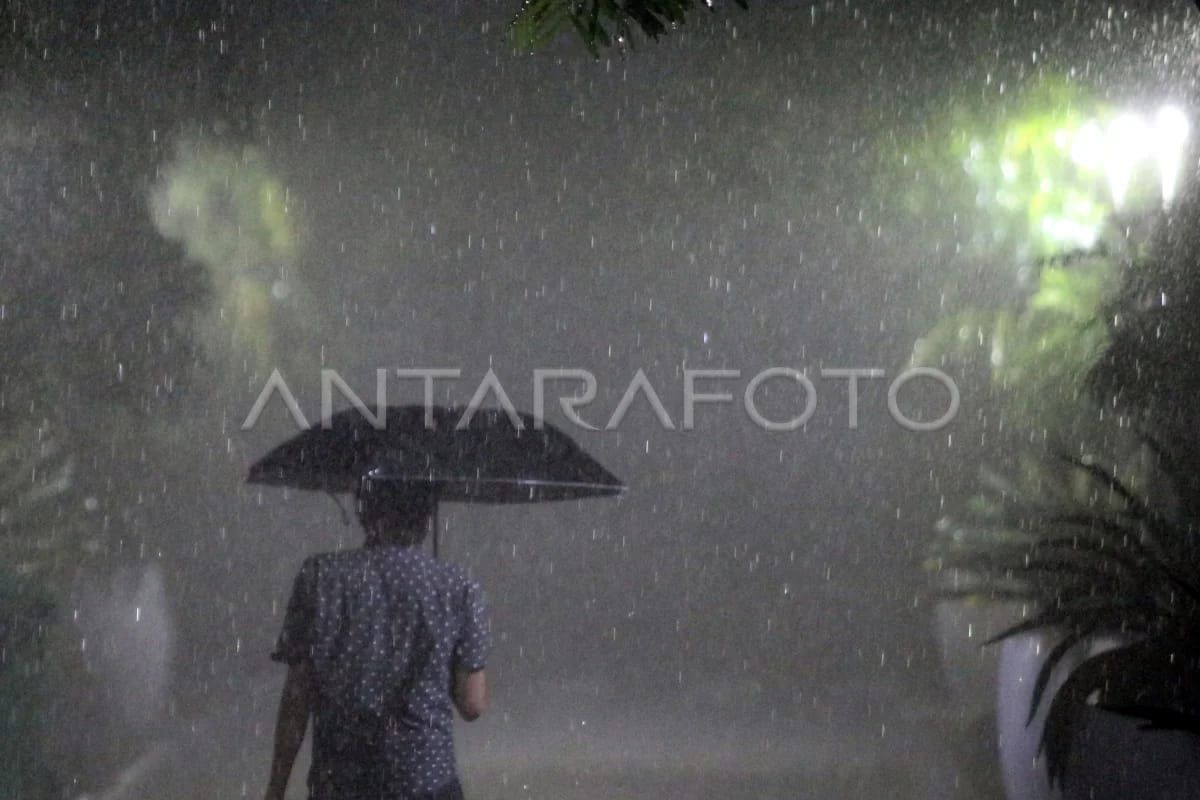 Kota Palembang diprakirakan hujan ringan Selasa ini
